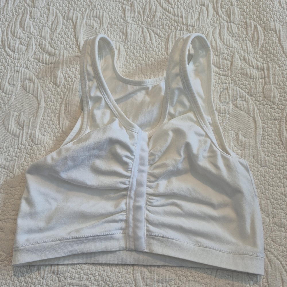 Fruit of the Loom Large white front closure bra EUC
